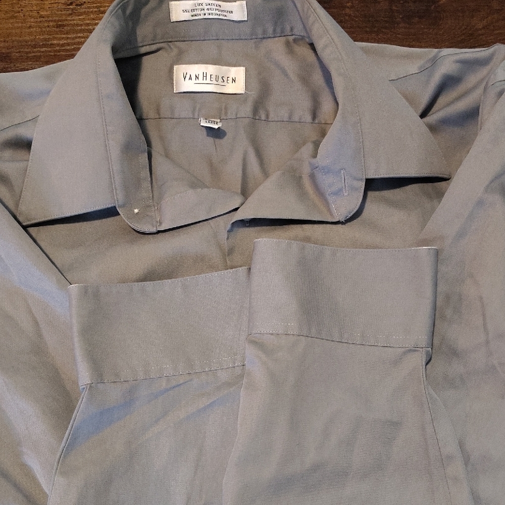 Van Heusen Men's Classic Gray Dress Shirt